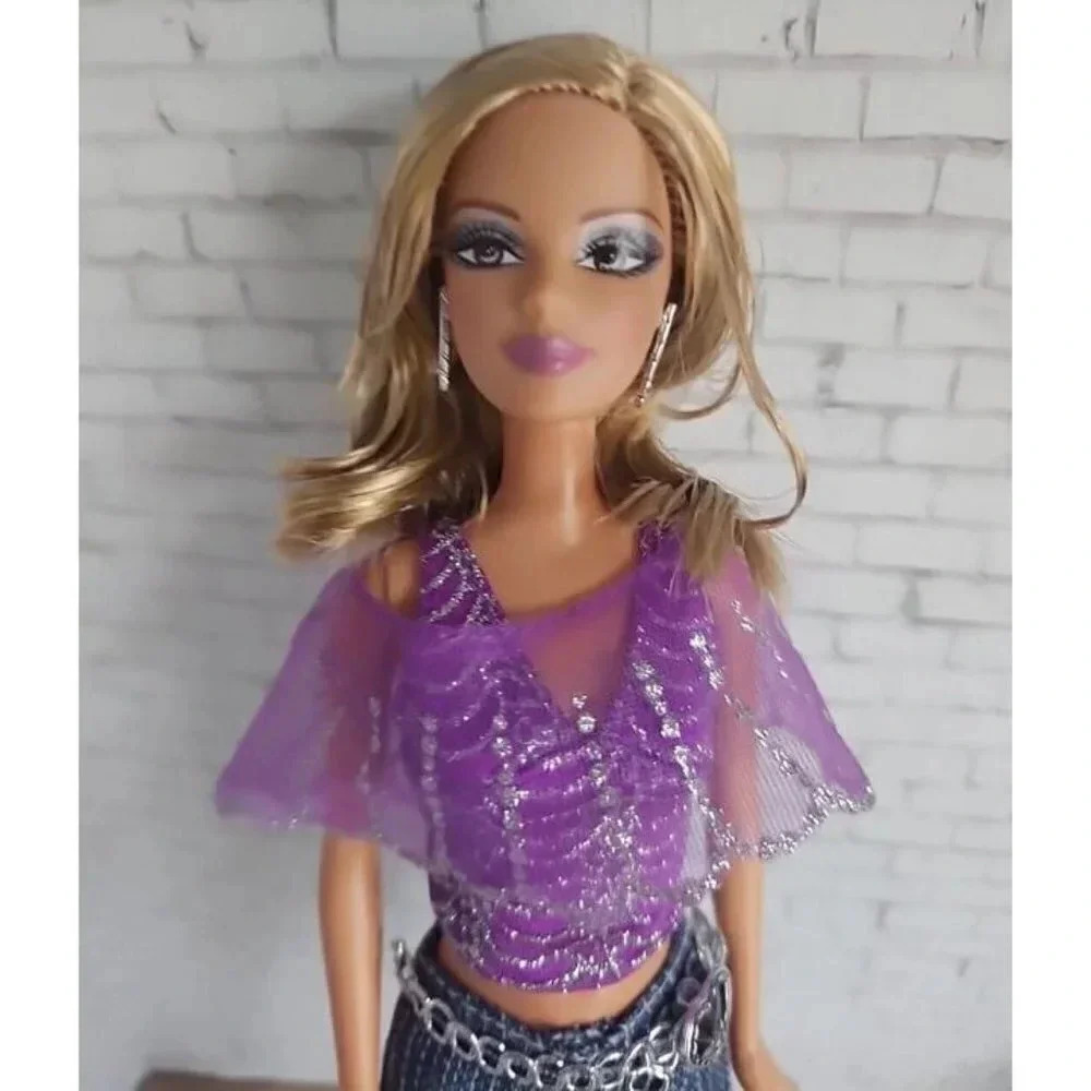 Mattel Barbie 2006 Fashion Fever Doll Purple Top Blue Jeans Modern Trends K9809